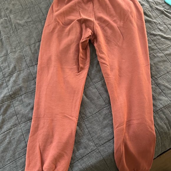 Size xs Sozy joggers. Rust color - Picture 3 of 3
